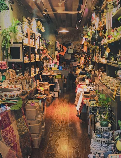 这家充满魅力的杂货店，有没有什么忒别洋气寓意好的商品推荐？