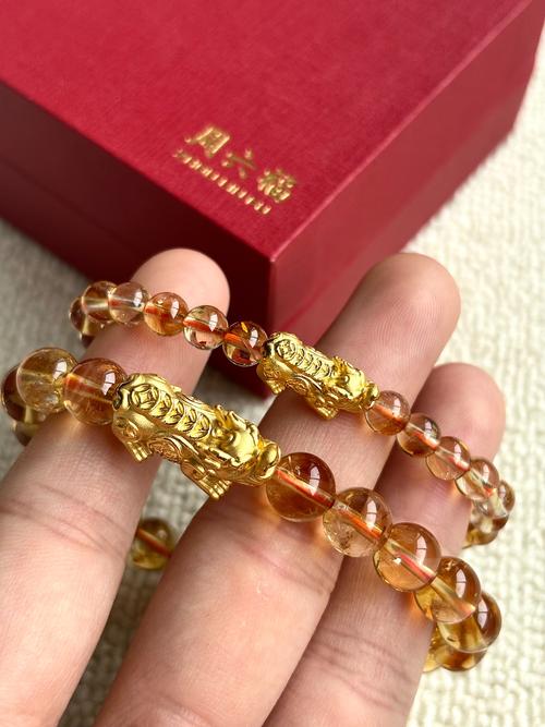 金命的人应该搭配什么颜色才嫩带来财运？