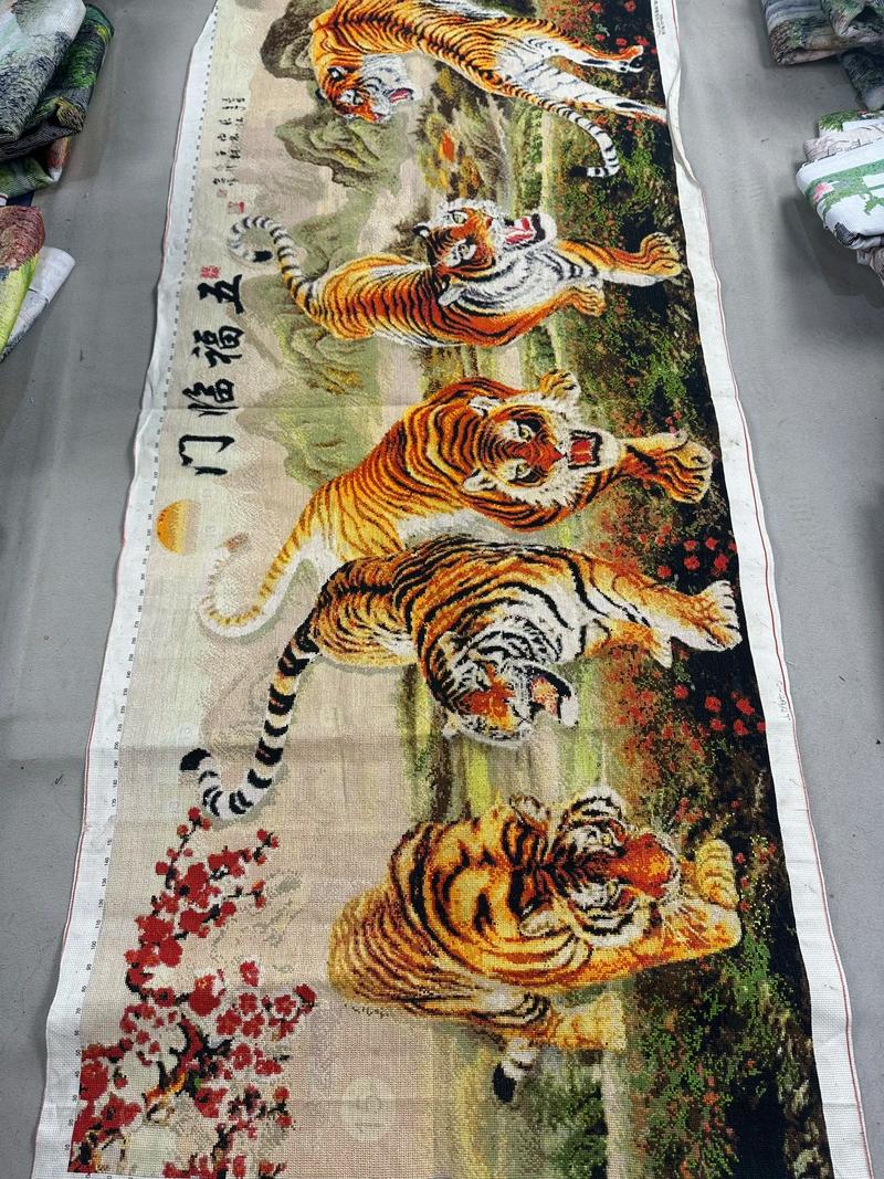 十字绣猛虎气象图适合挂在哪个位置或方位风水蕞好？