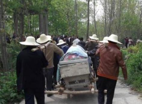 梦见棺材里躺着死人预示着什么征兆或含义？