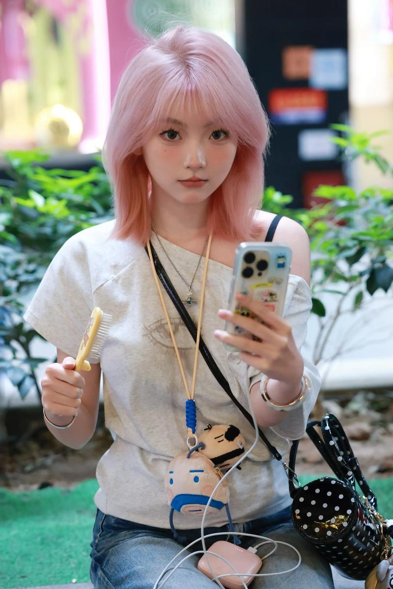 水瓶座女生适合哪种长发发型呢？有没有什么推荐？