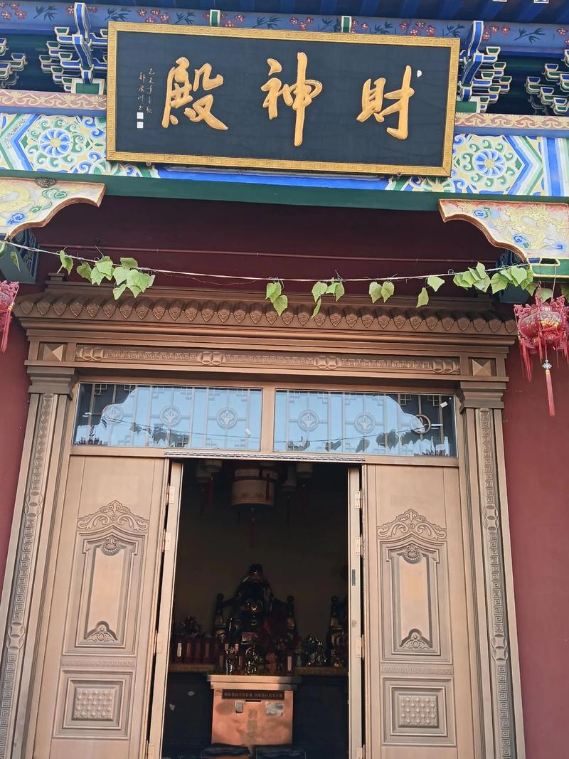 老人梦见逛寺庙是什么吉凶预兆？