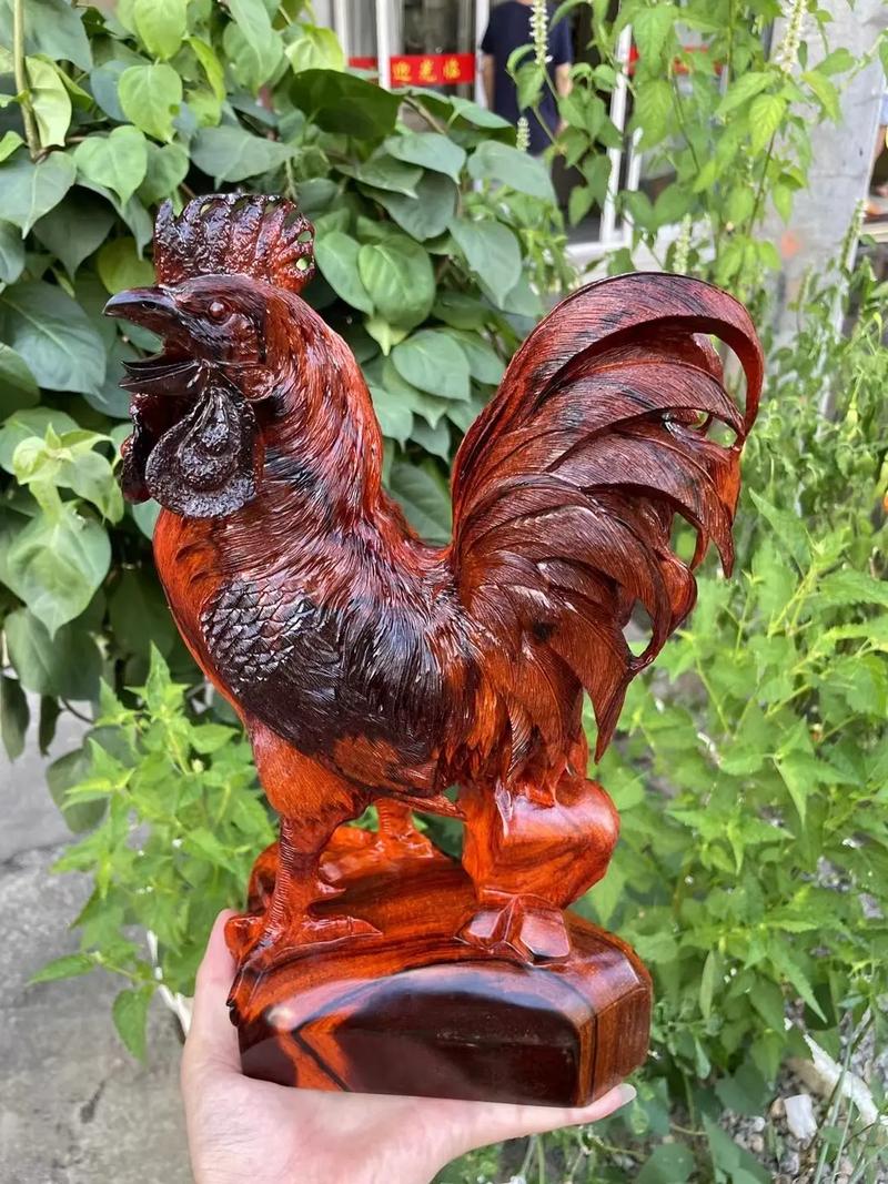 属鸡的人床头摆放什么物品最旺财运？