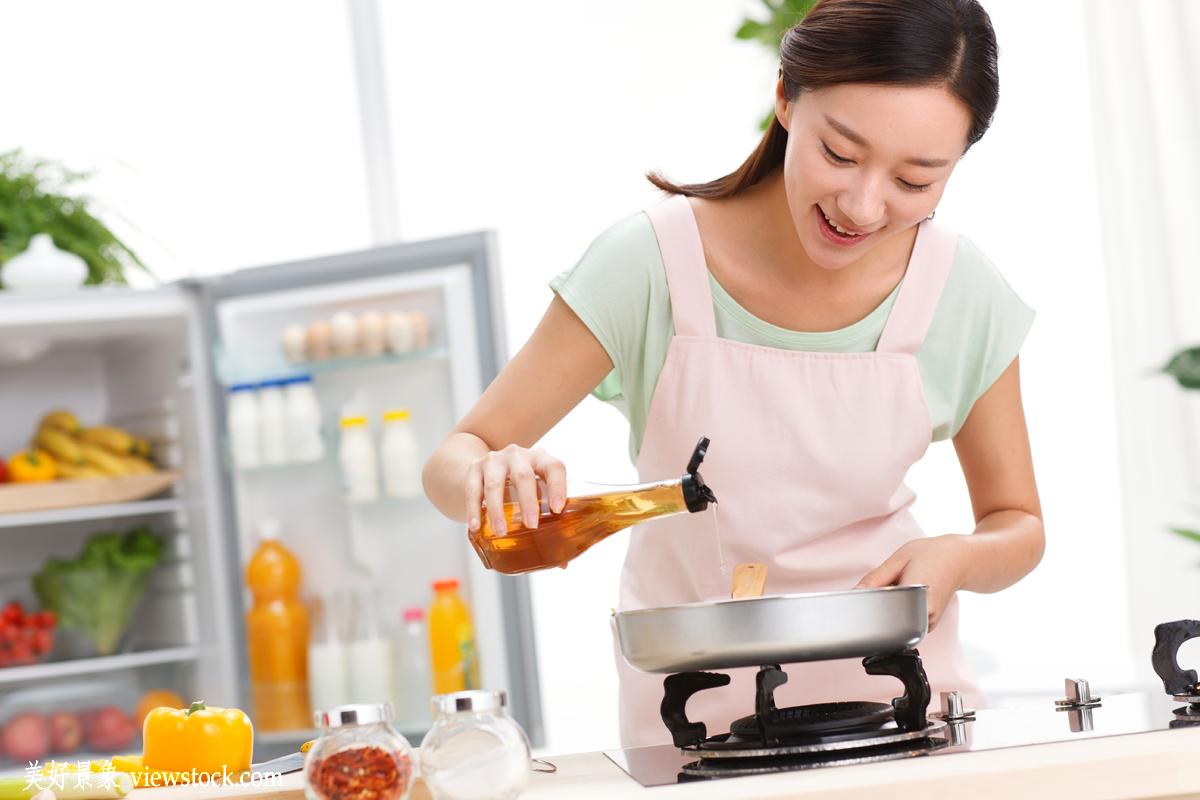 女人梦见自己做饭预示着什么吉凶？