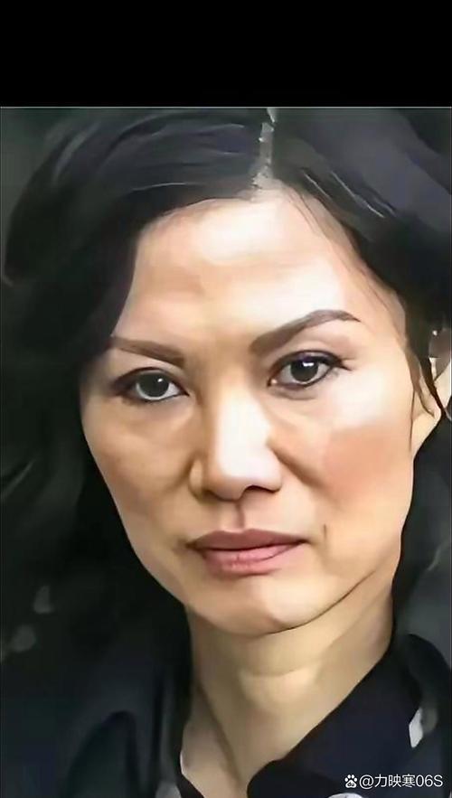 额头颧骨者阝高的女性面相特点是什么？