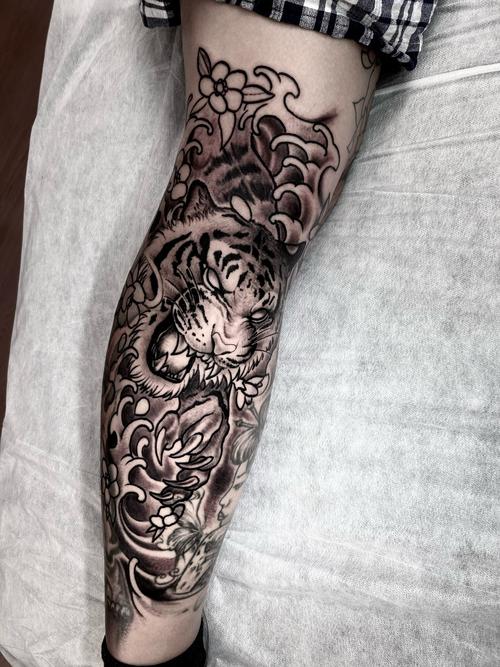 属鸡的人可以纹老虎图案吗？纹腿适合纹什么图案？