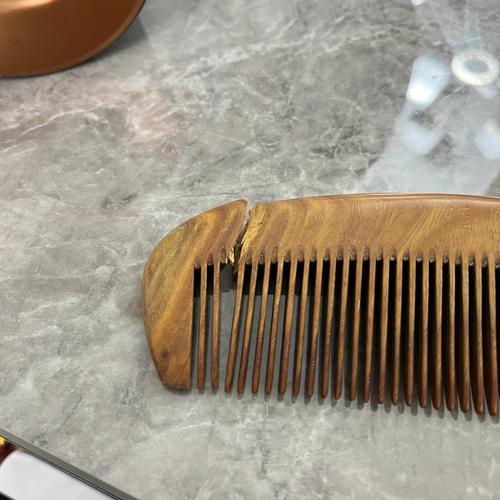 梳头发时梳子突然断裂，这是不是有什么不祥的预兆？