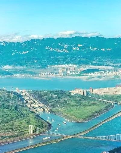 女人梦见船上好多人，这预示着什么？有什么特殊含义吗？