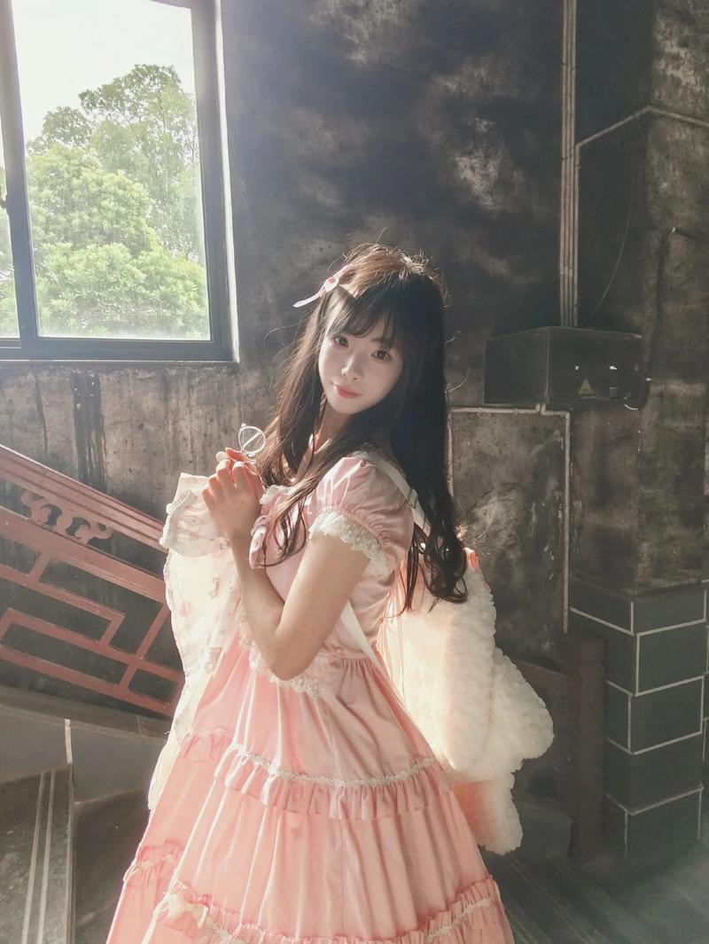 大学生了没中洛丽塔扮演者星座是什么？