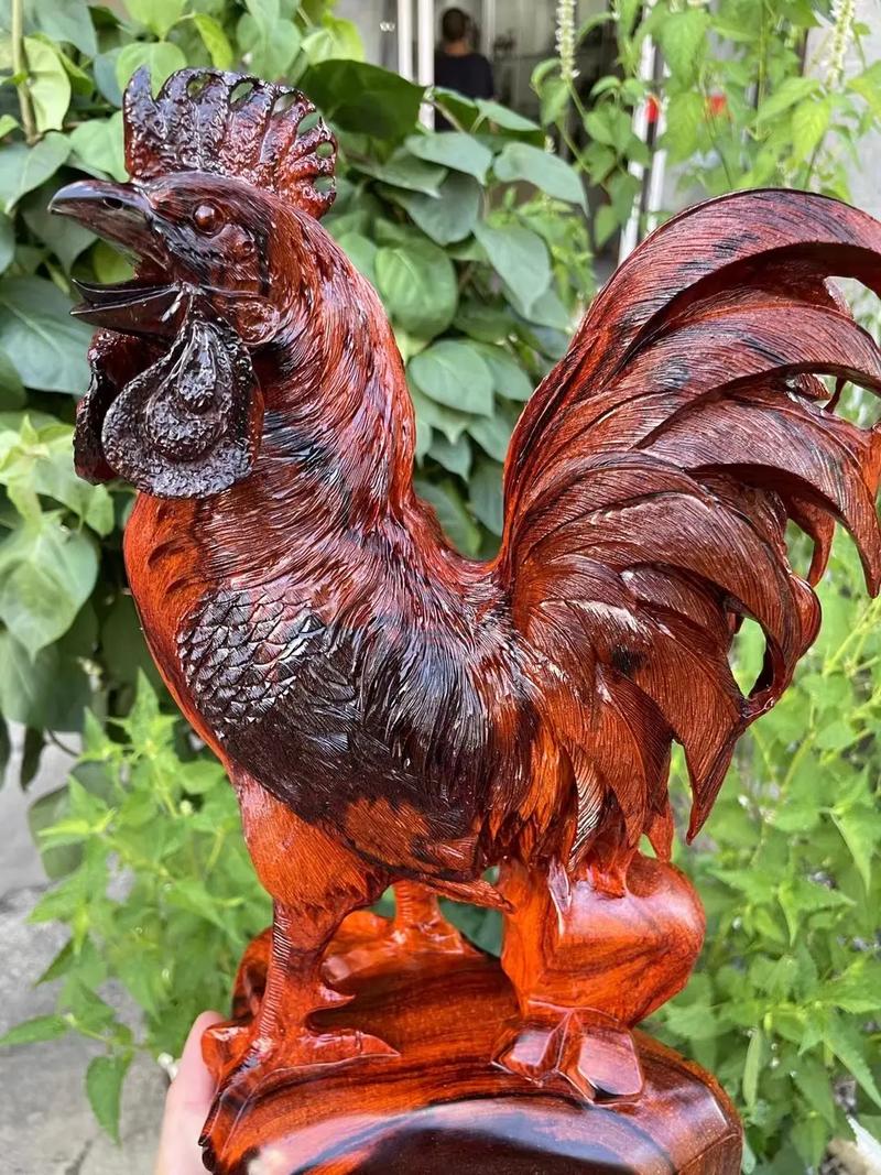 属鸡的人床头摆放什么物品最旺财运？