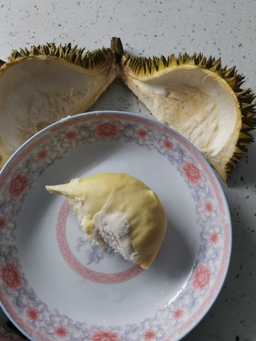 梦见老公和我抢榴莲吃，这预示着什么含义？