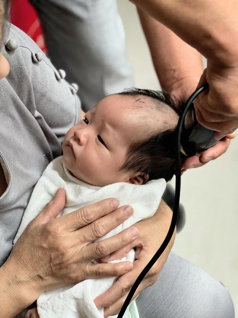 宝宝剃胎发，有没有黄道吉日可依理发呢？