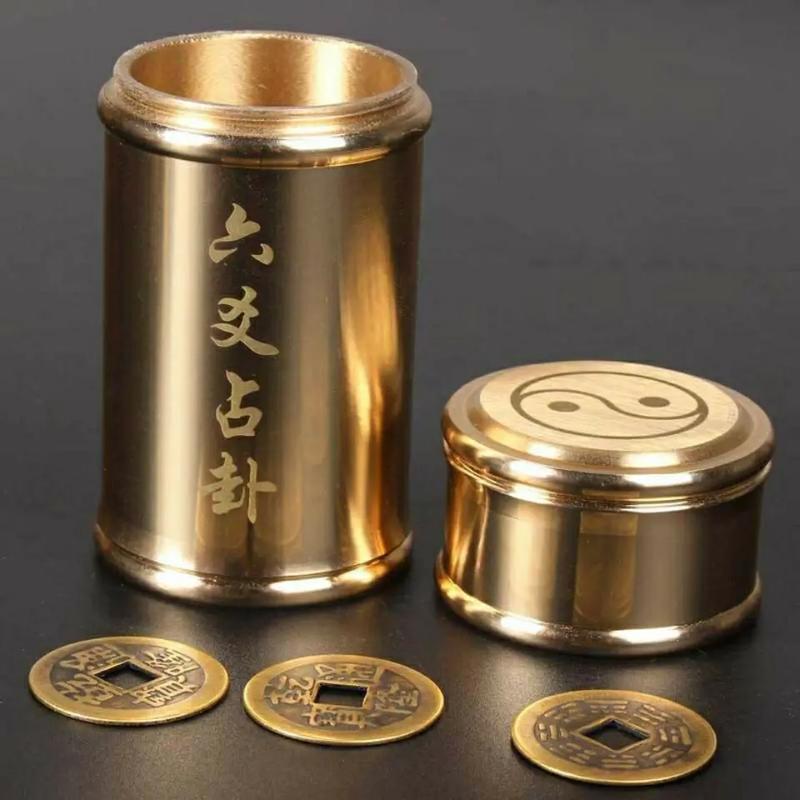 算命先生手里摇的那个东西叫什么？