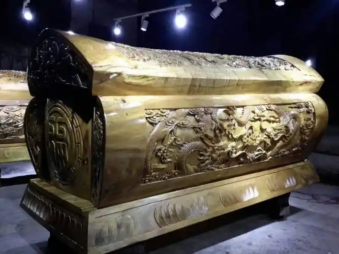 男人晚上做梦梦到死人是吉是凶，有什么征兆？