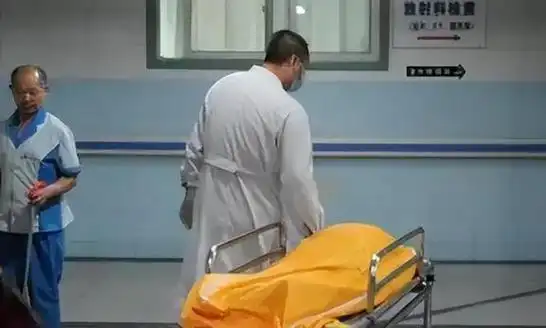 梦见在医院看医生和死人，这预示着什么？