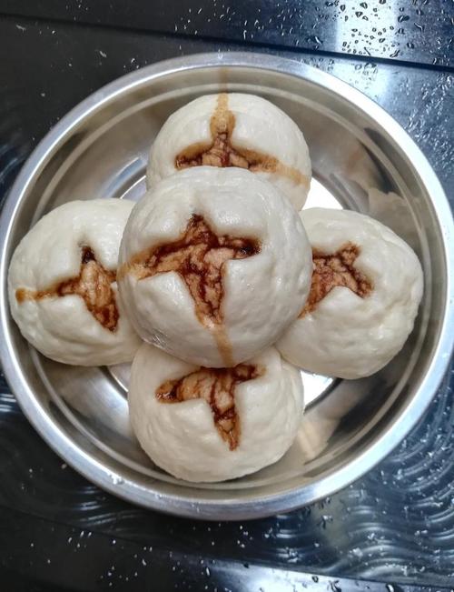 梦见别人蒸糖包预示着什么吉凶？