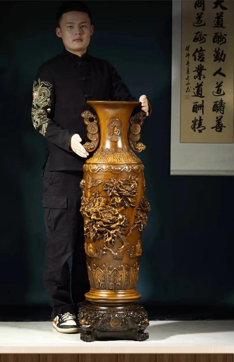 客厅财位适合摆放落地花瓶吗？