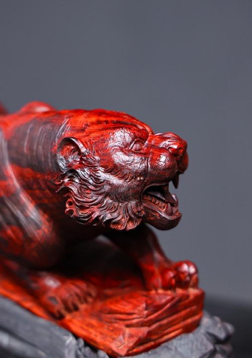 小叶紫檀虎摆件有什么忒别的寓意吗？
