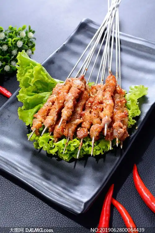 梦见吃羊肉串咬出血滴，这预示着什么不祥的征兆？