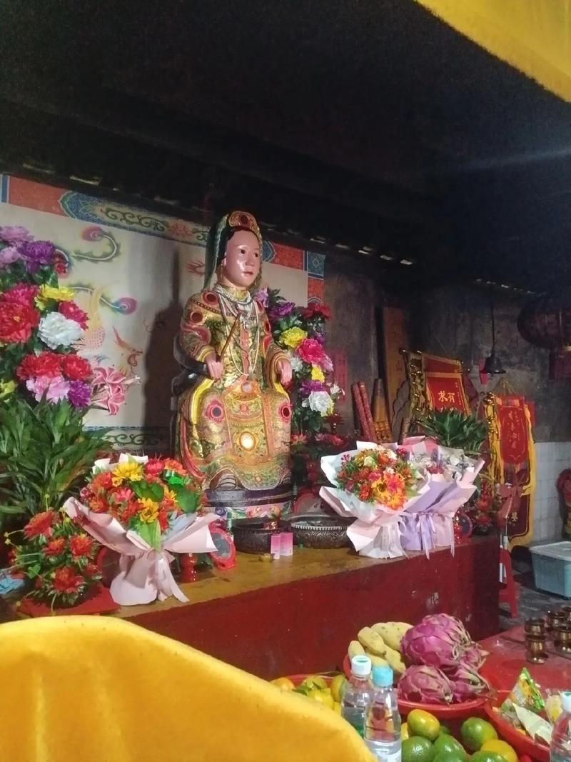 昆明那位名叫黄夕倍的神婆，为什么会被大家尊称为神婆呢？