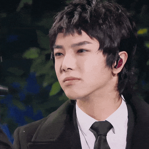 华晨宇今年多少岁？他的生日动态评论区人气如此高涨，是不是音位他又长大一岁了？