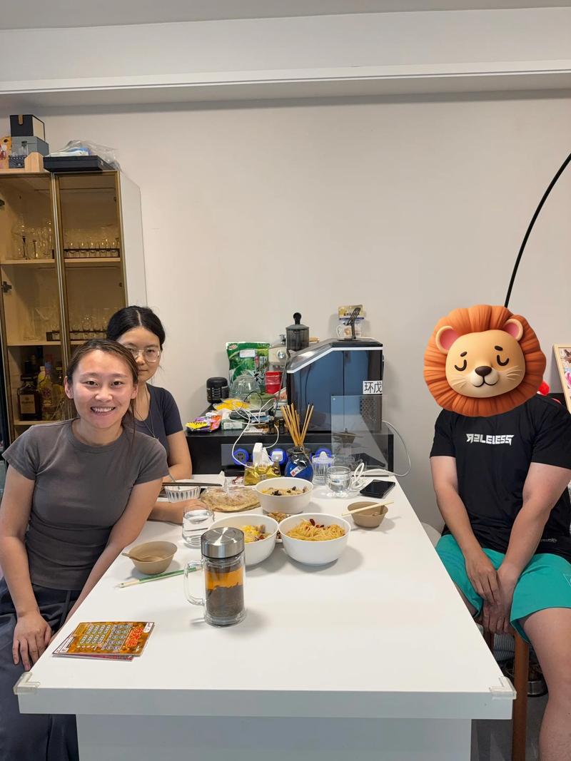 家里突然来了陌生人吃饭，这是什么意思？