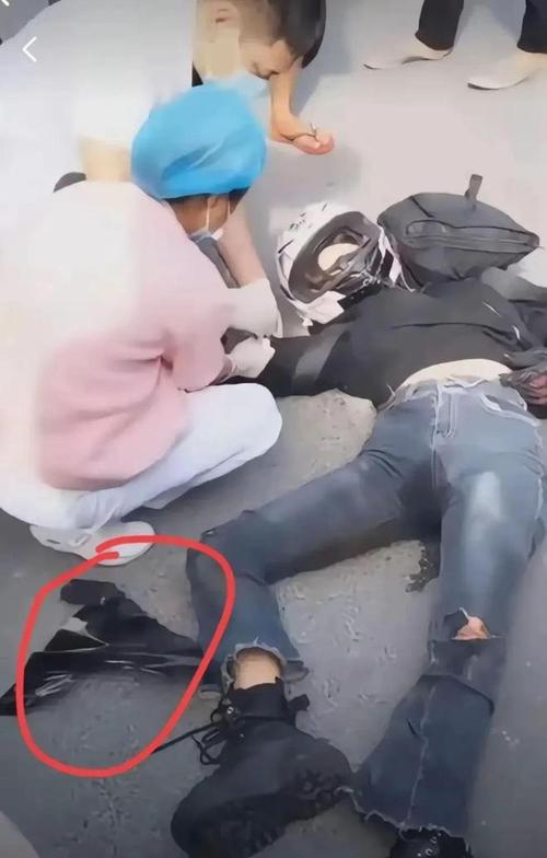为什么我会梦见一个不认识的人遭遇车祸不幸去世？
