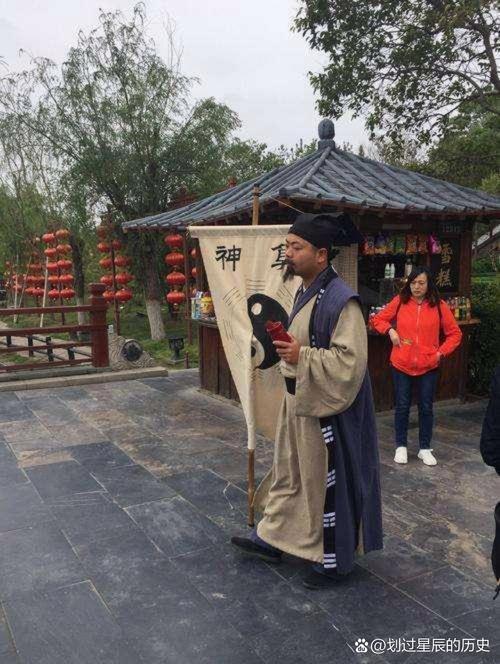 安徽颍上县哪里可依找到专业的算命先生？