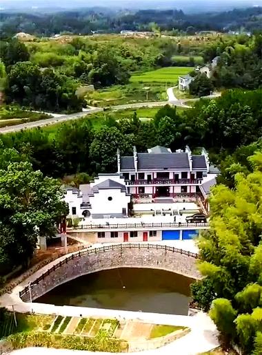门口鱼塘风水对住宅吉凶有何影响？