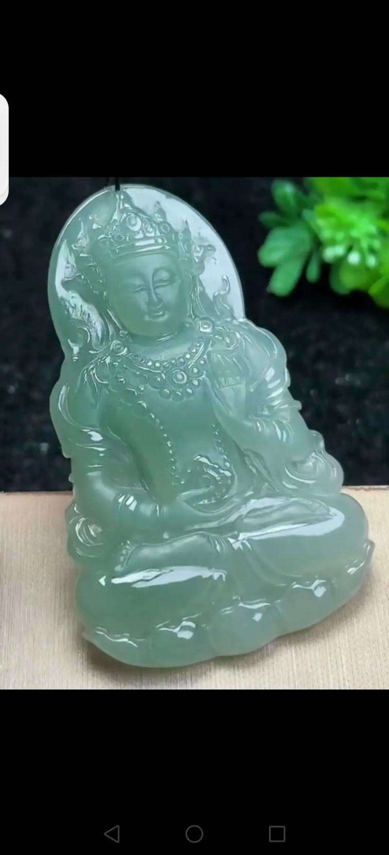 翡翠度母吊坠一般尺寸多大？出人意料翡翠吊坠尺寸有几种？