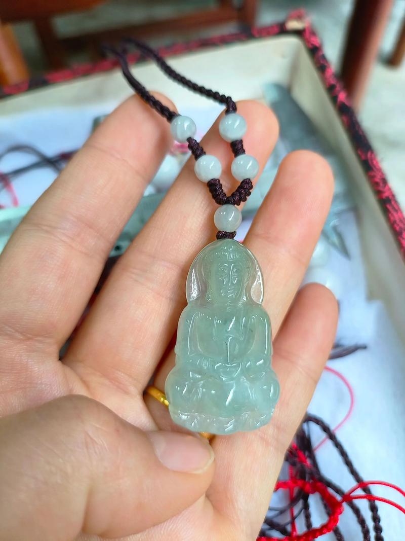 属猪的男孩佩戴观音有什么特别寓意吗？