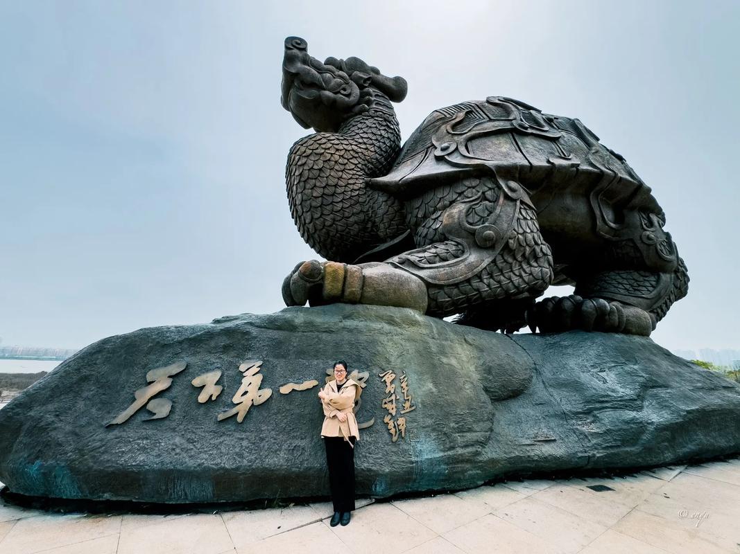 哪个生肖被称为天大地大唯我独尊，独占鳌头？