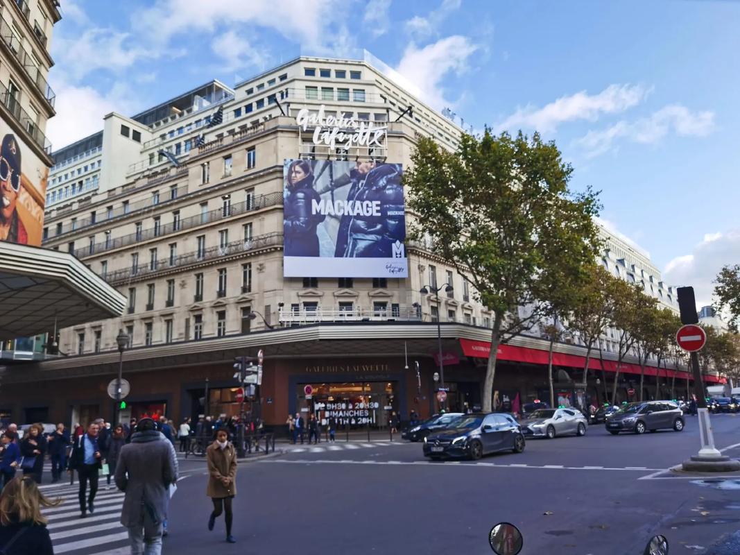 梦见在国外逛商场预示着什么？周公解梦中的逛商场有何特殊含义？