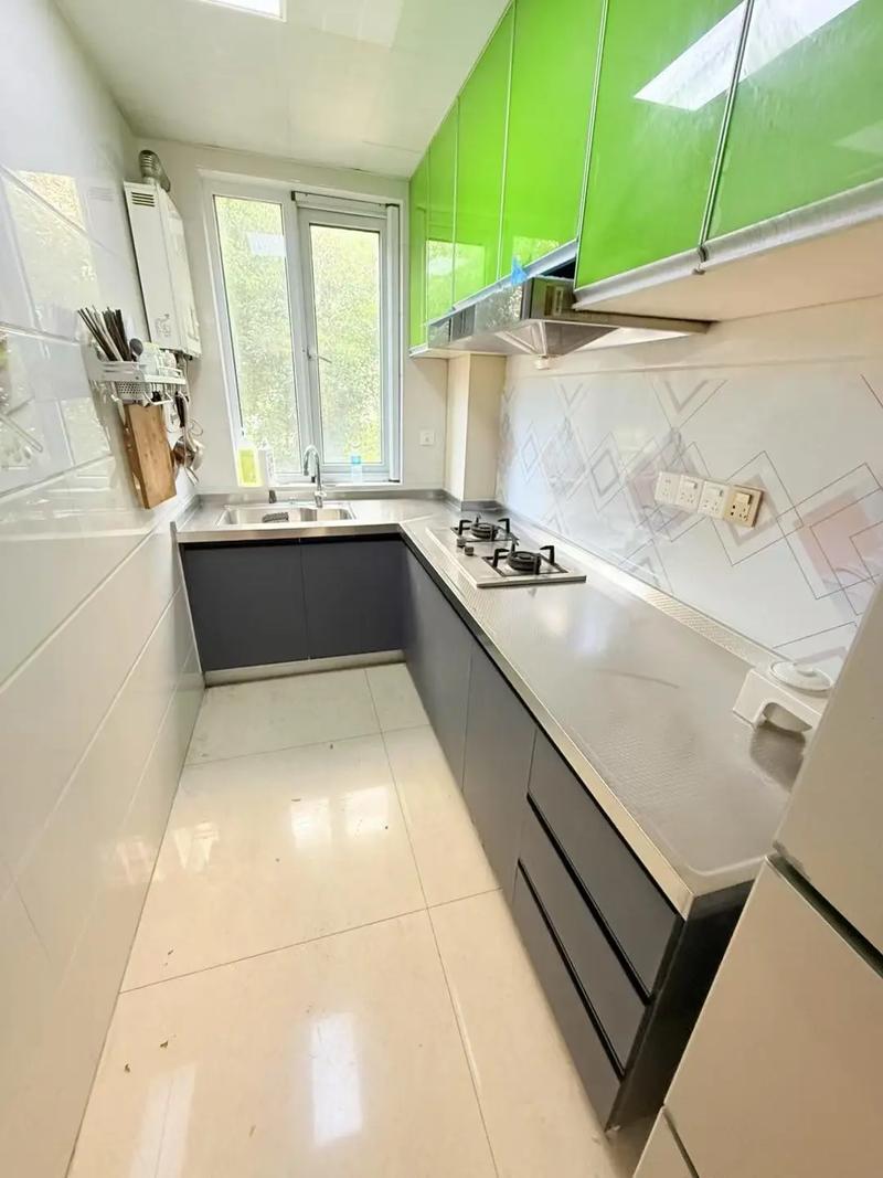 梦见厨柜被更换，这预示着什么？