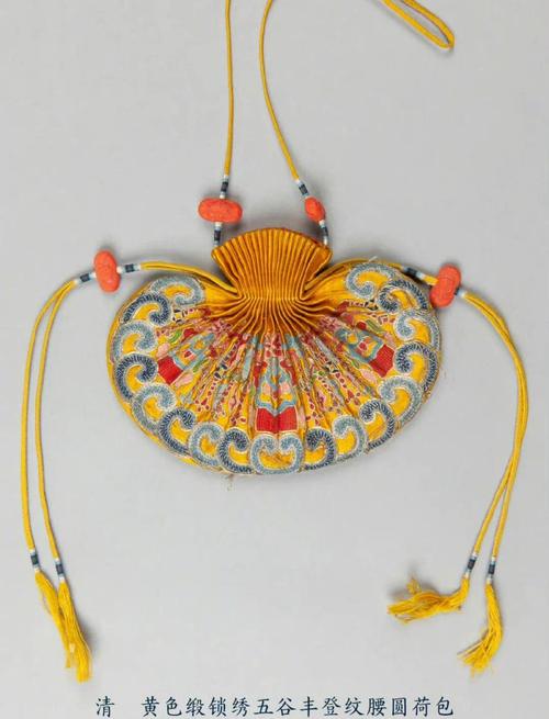 梦见别人荷包预示着什么？有什么特殊含义吗？