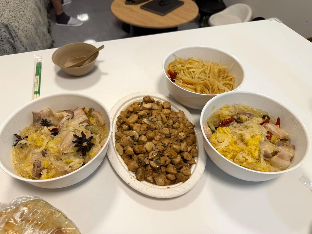 家里突然来了陌生人吃饭，这是什么意思？