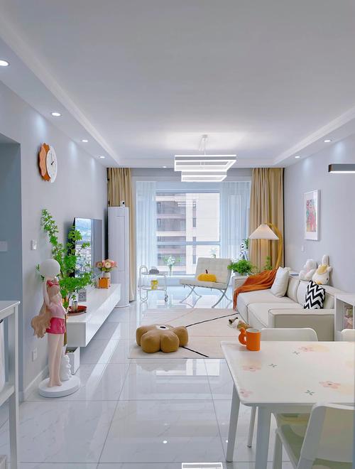 客厅南方墙面应该刷什么颜色？