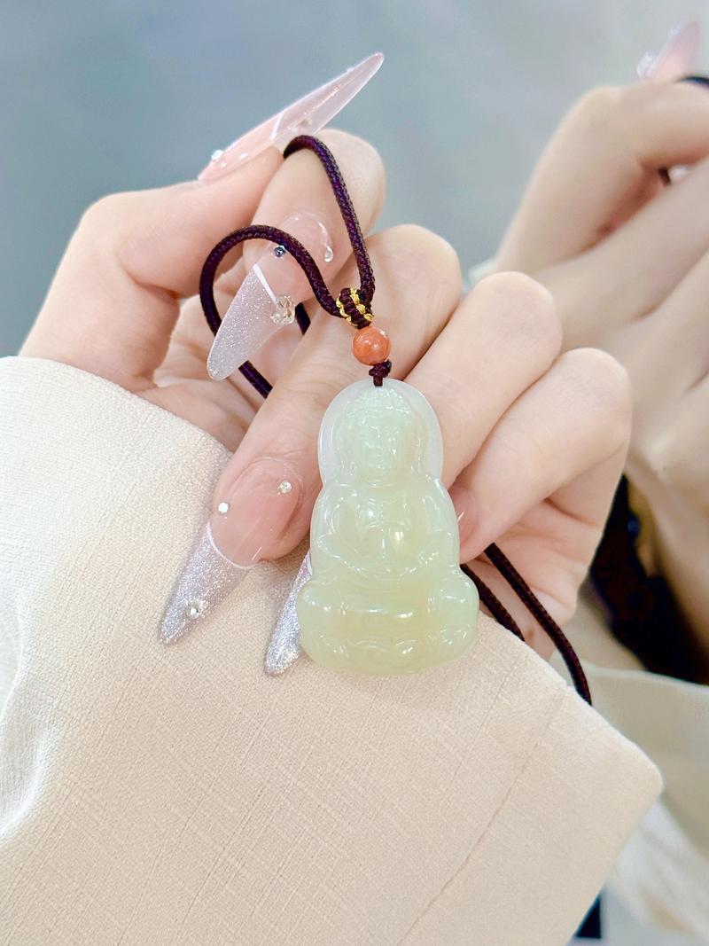 佩戴哪种玉石最能体现灵性并有益身心健康？