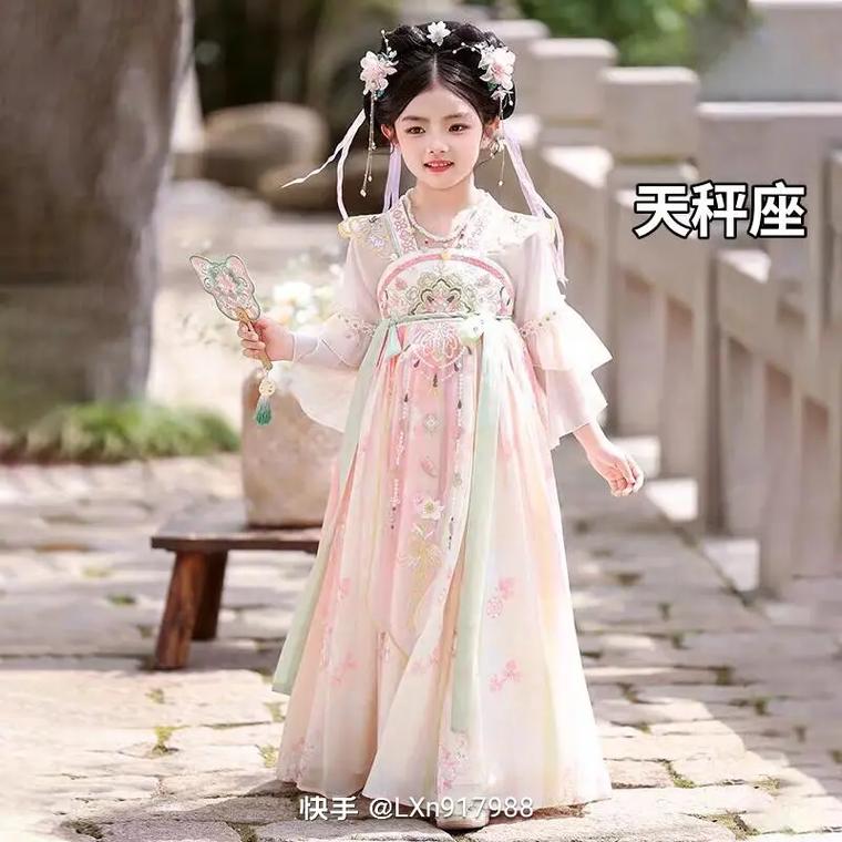 十二星座分别喜欢哪种颜色的汉服款式？