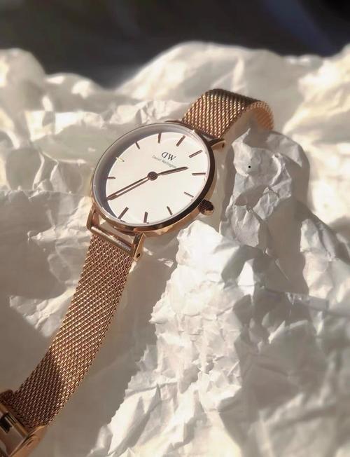 梦中的手表象征着什么它预示着什么样的寓意或情感？