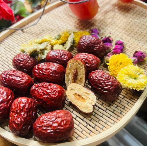 女人梦见很多干红枣，预示着什么吉凶？