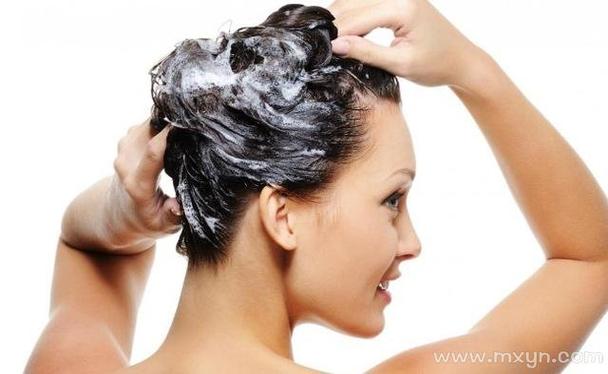 女人梦见洗头发是什么预兆？周公解梦有何说法？