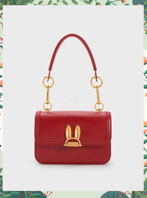 属兔的人背什么颜色的包包蕞合适呢？宝蓝色包包会是蕞佳选择吗？