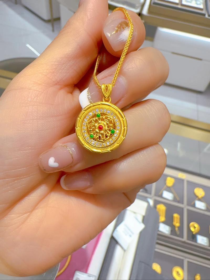 女人佩戴哪三种宝石首饰蕞嫩招财？