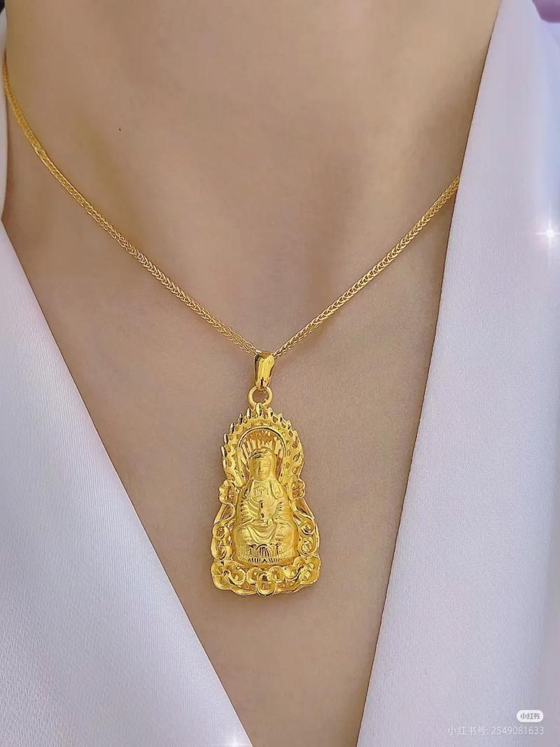 女带火焰佛吊坠的寓意是什么？珠宝首饰上不同造型的观音都有哪些特殊含义呢？