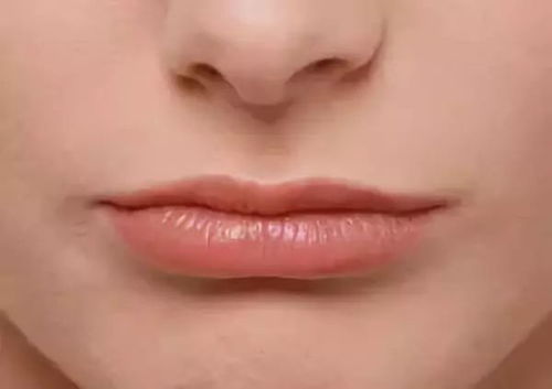 八字嘴命运上嘴唇薄如何改善命运？