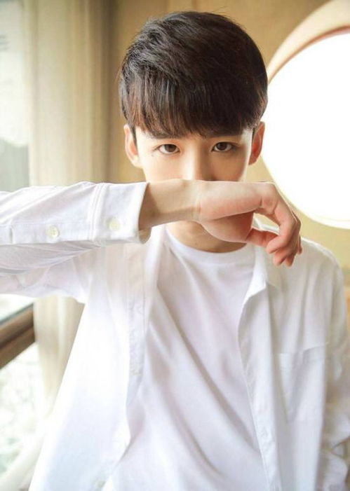 田曦薇白敬亭八字命格，白敬亭的脸型是哪种脸型？