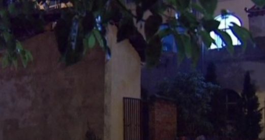 故事：尘封记忆与胆怯探索