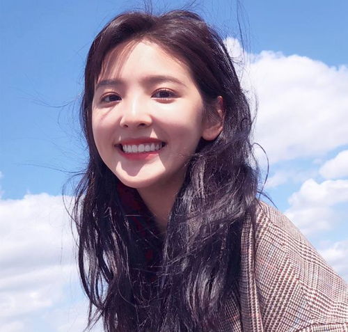 姓名学的奥秘：解读“捧着风的少女”与“时光划破青春”