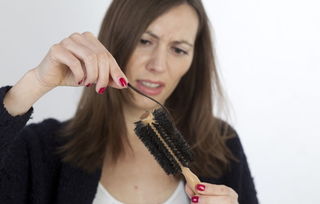 梦见自己严重掉头发是什么征兆？预示着什么不好的事情？